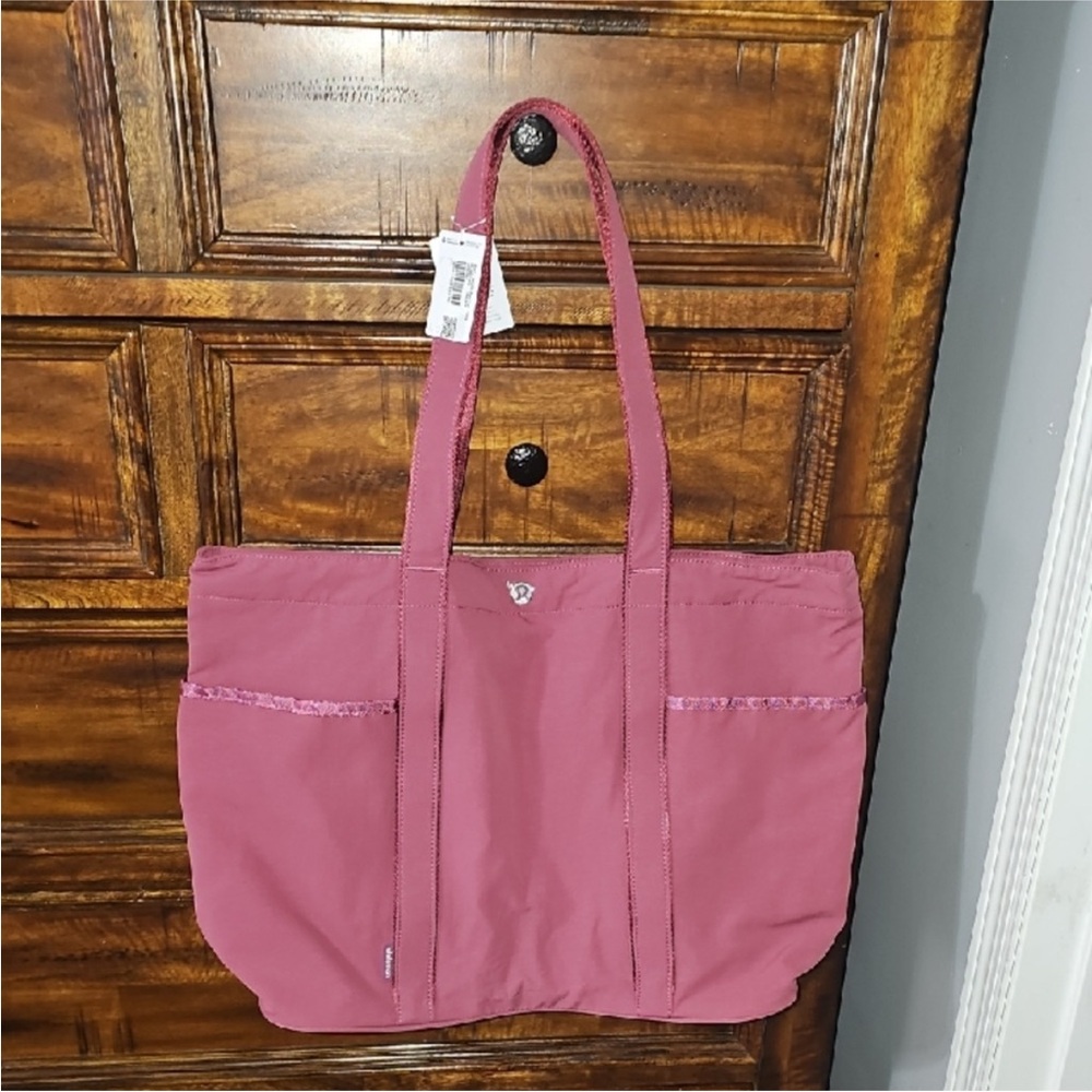 Lululemon Daily Multi Pocket Tote WAHM Nwts